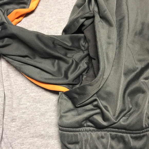 🔥Puma zip up - Picture 2 of 4